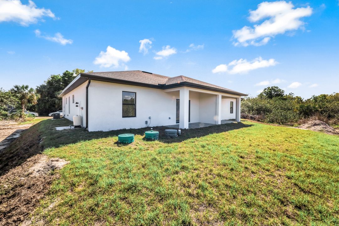 1235 Hillcrest St E, Lehigh Acres, FL 33974