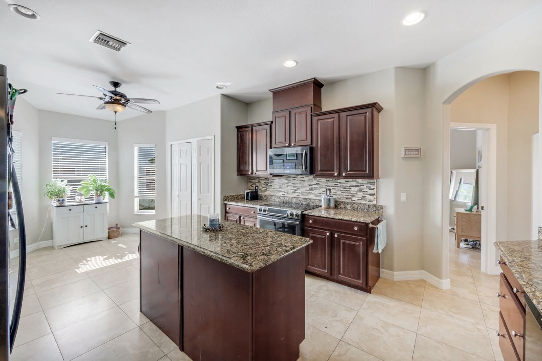 1302 SW 20th St, Cape Coral, FL 33991
