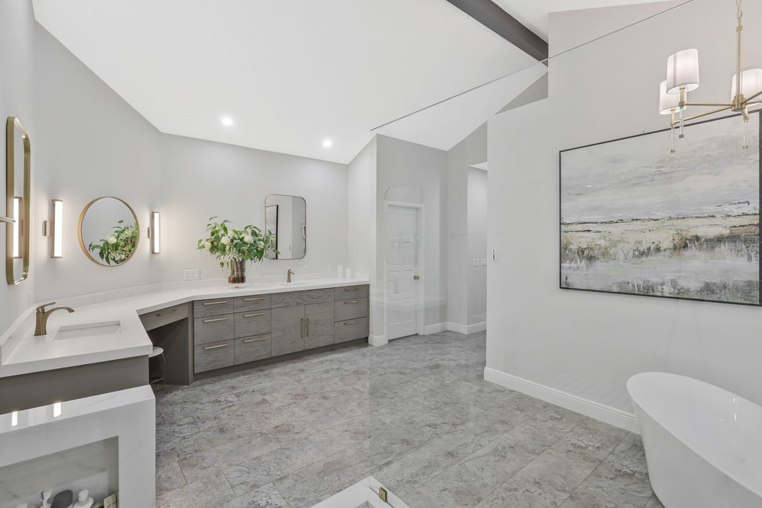 730 Bay Tree Ct, Naples, FL 34108