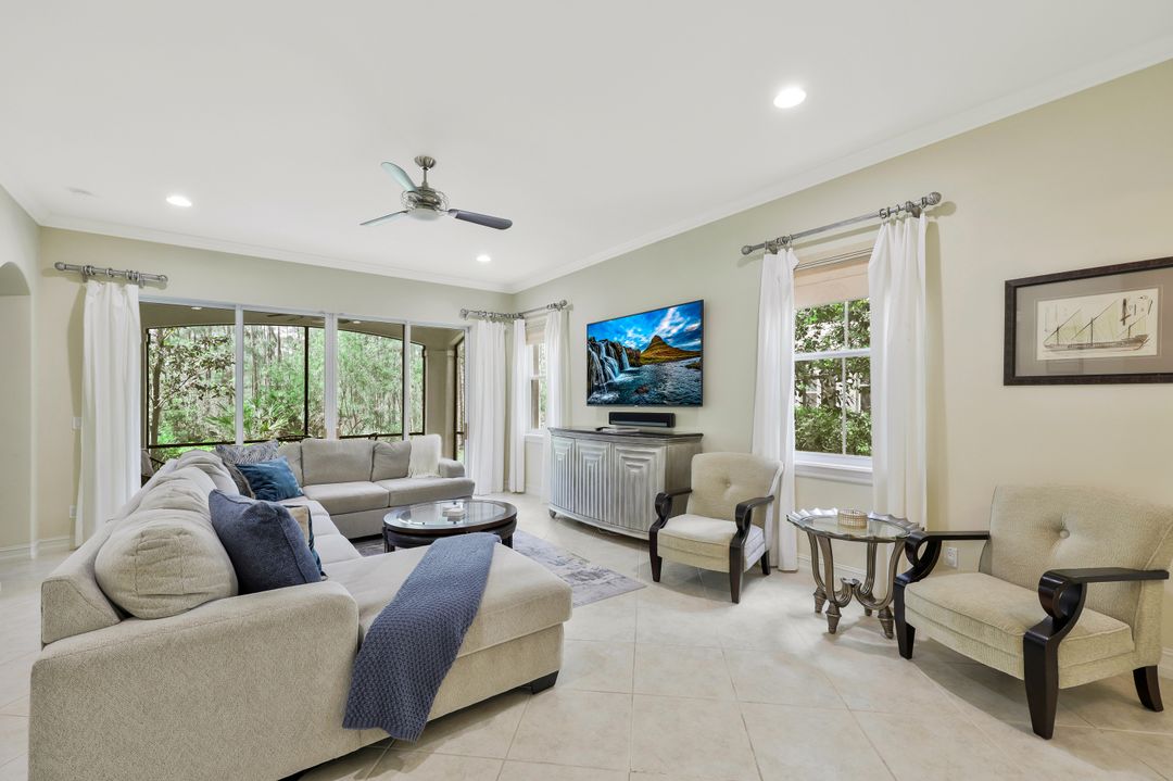 2809 Tiburon Blvd E #101, Naples, FL 34109