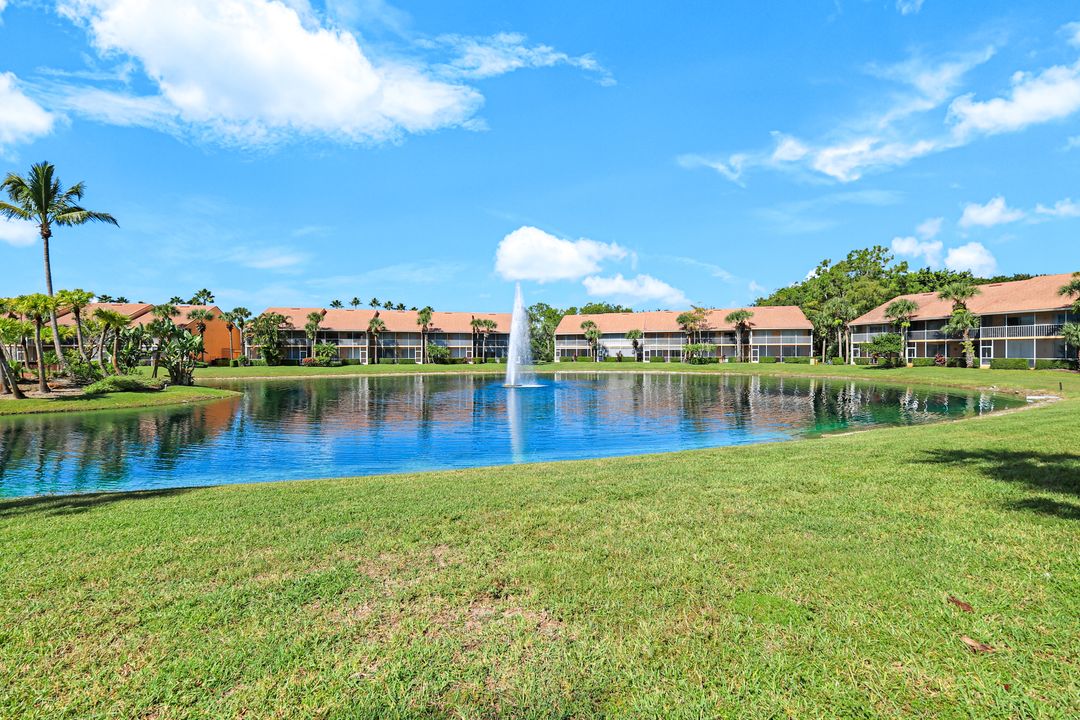 1615 Windy Pines Dr, Naples, FL 34112