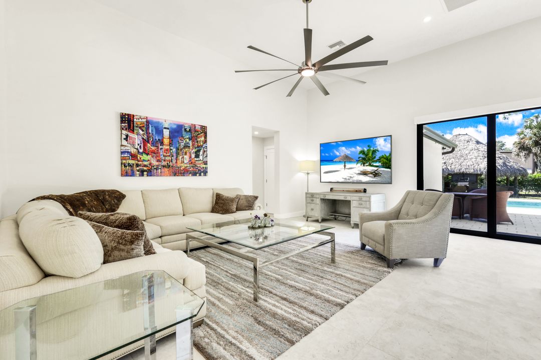 5630 Copper Leaf Ln, Naples, FL 34116