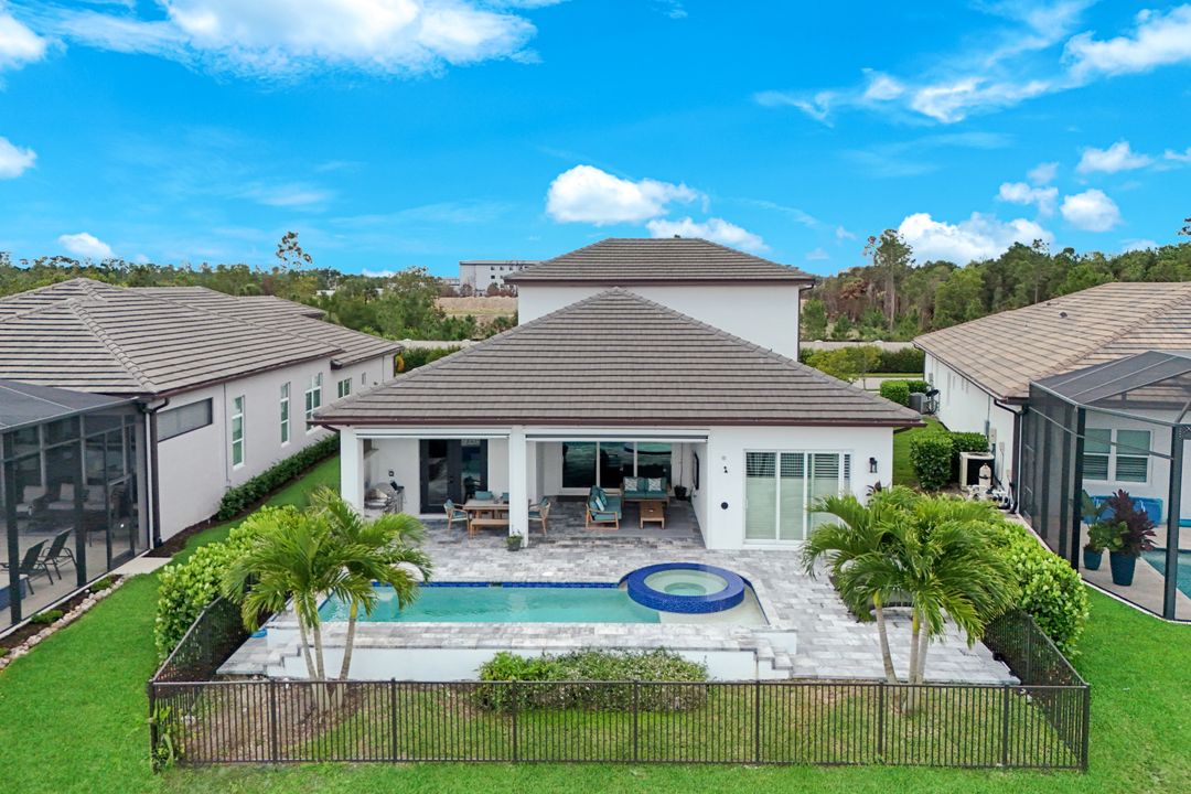 3697 Sapphire Cv Cir, Naples, FL 34114