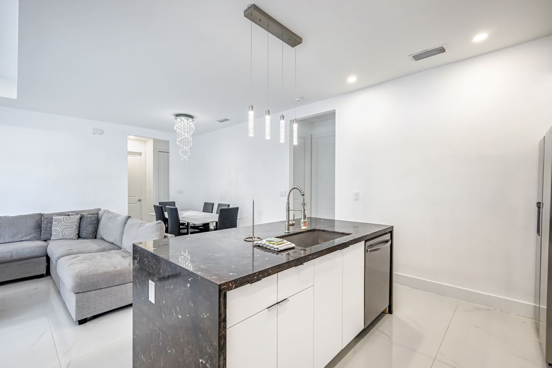 502 SW 25th Pl, Cape Coral, FL 33991