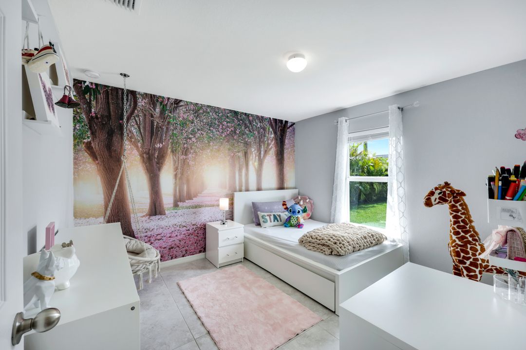 2302 NE 7th Ave, Cape Coral, FL 33909