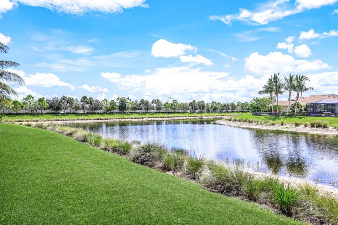 4679 Azalea Dr, Naples, FL 34119