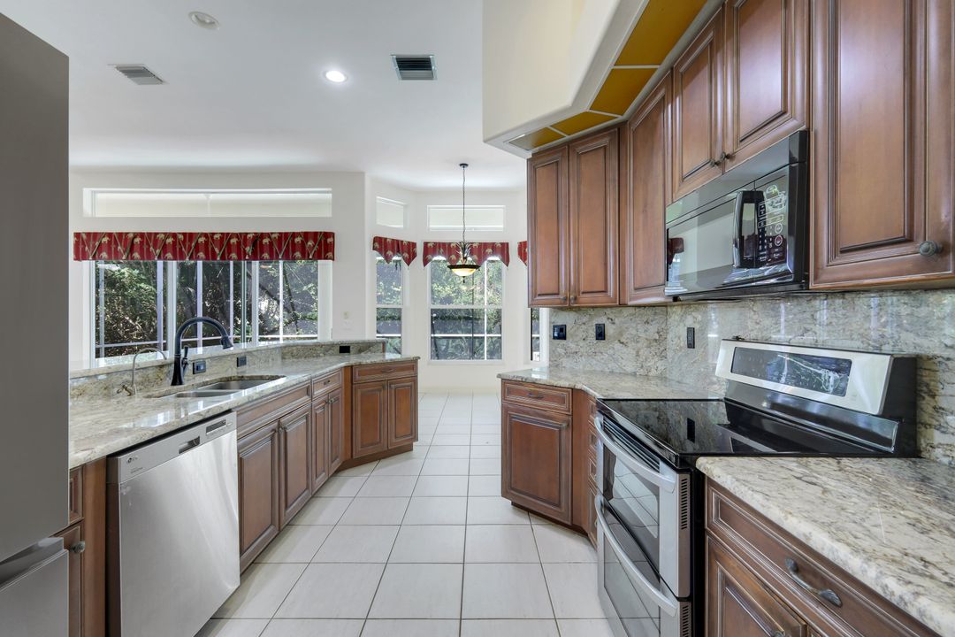 28476 Del Lago Way, Bonita Springs, FL 34135