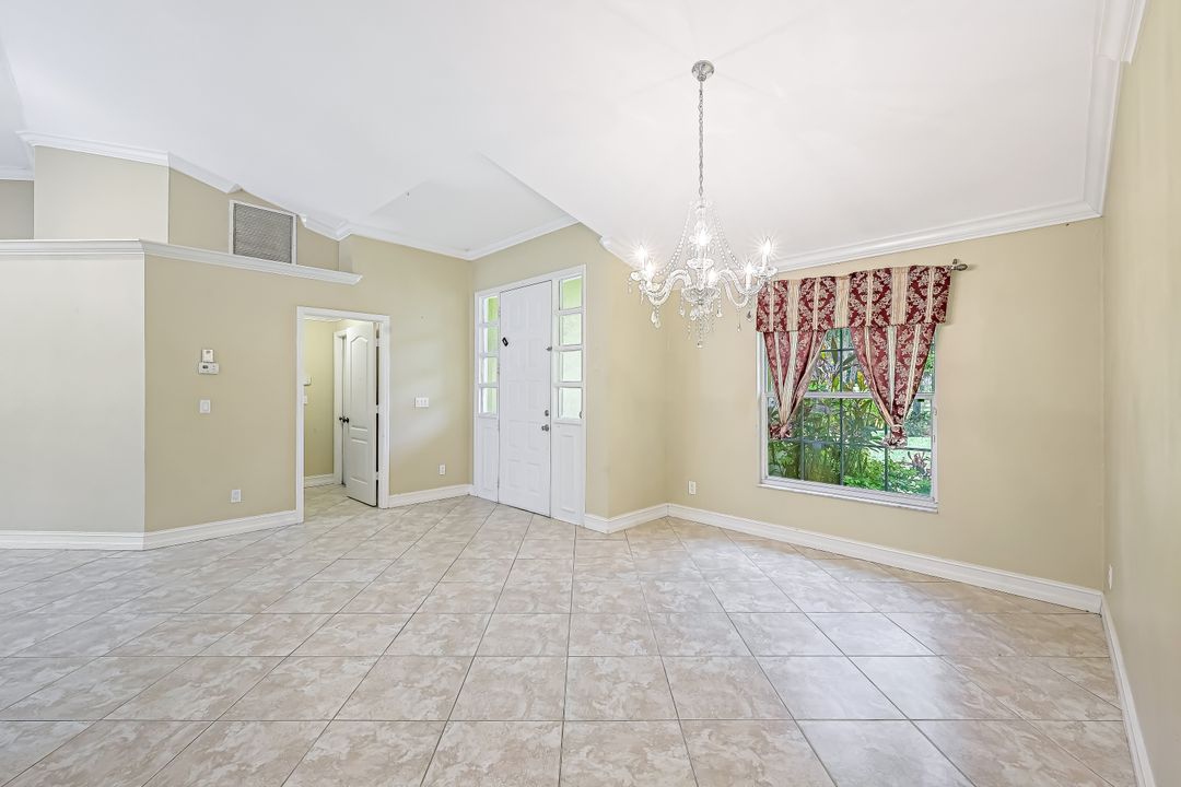 111 2nd St SE, Naples, FL 34117