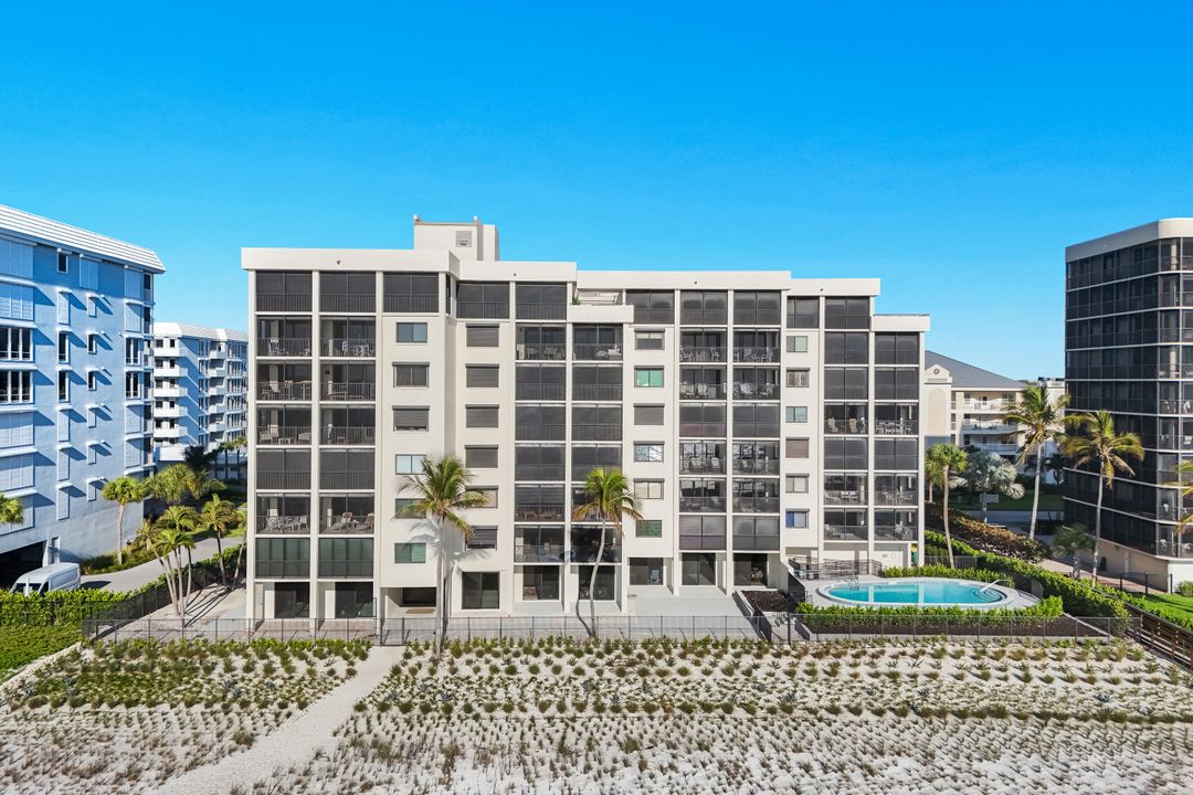 9715 Gulf Shore Dr #104, Naples, FL 34108