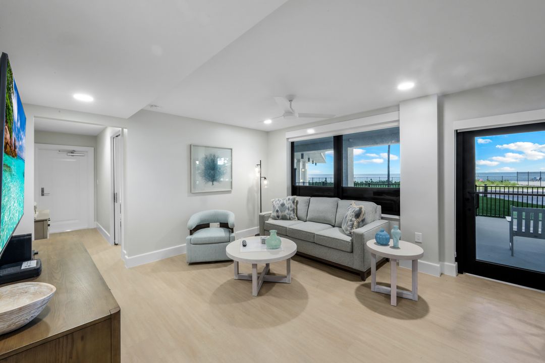 3399 Gulf Shore Blvd N #203, Naples, FL 34103