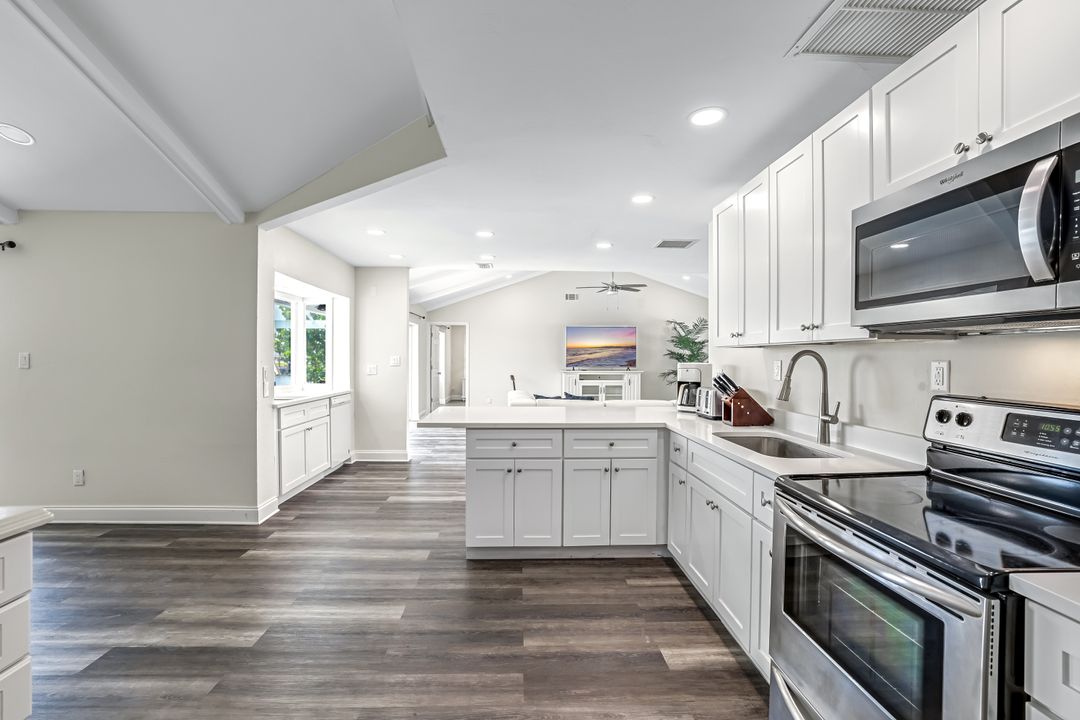 401 Capri Blvd, Naples, FL 34113