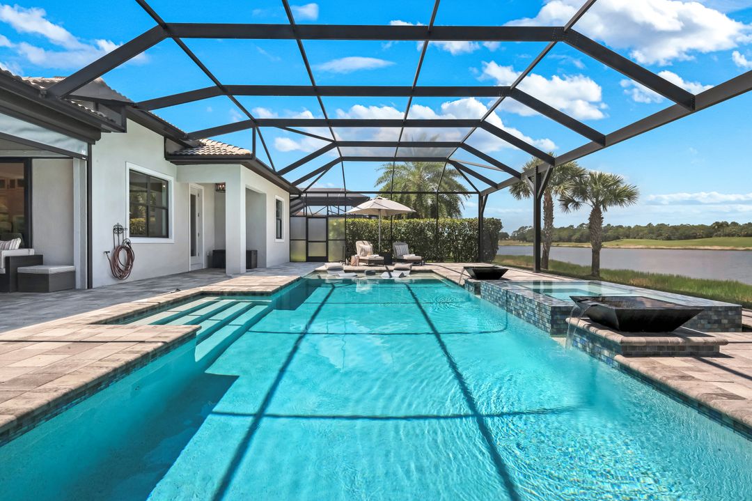 9577 Everglades Dr, Naples, FL 34120