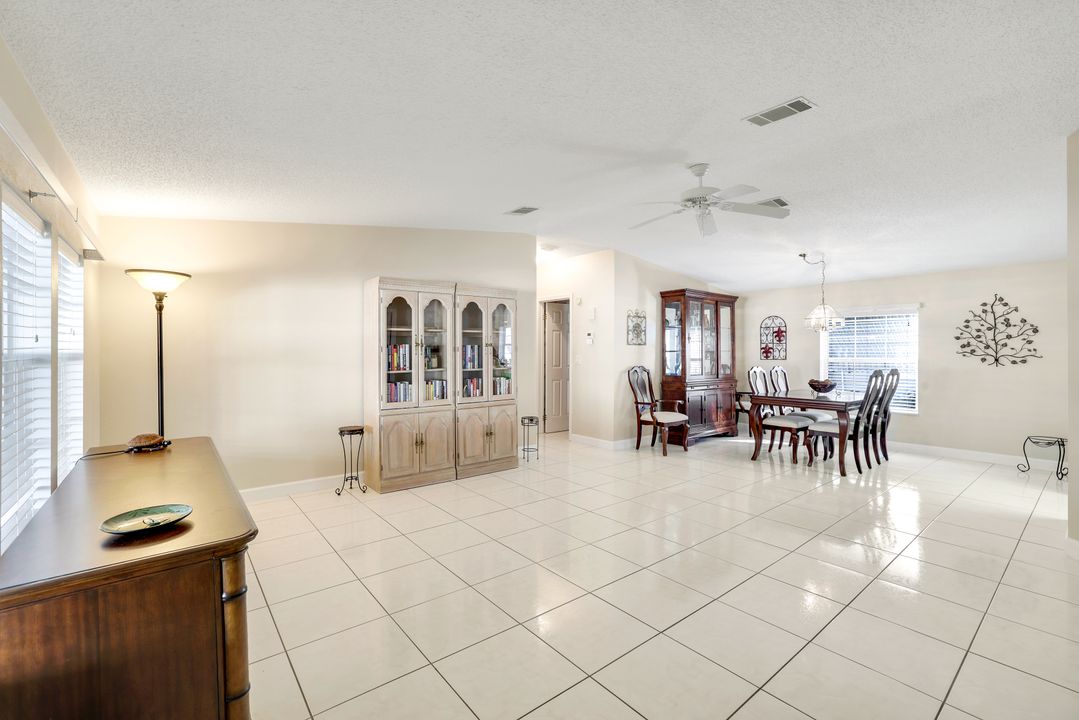 255 Riverwood Rd, Naples, FL 34114