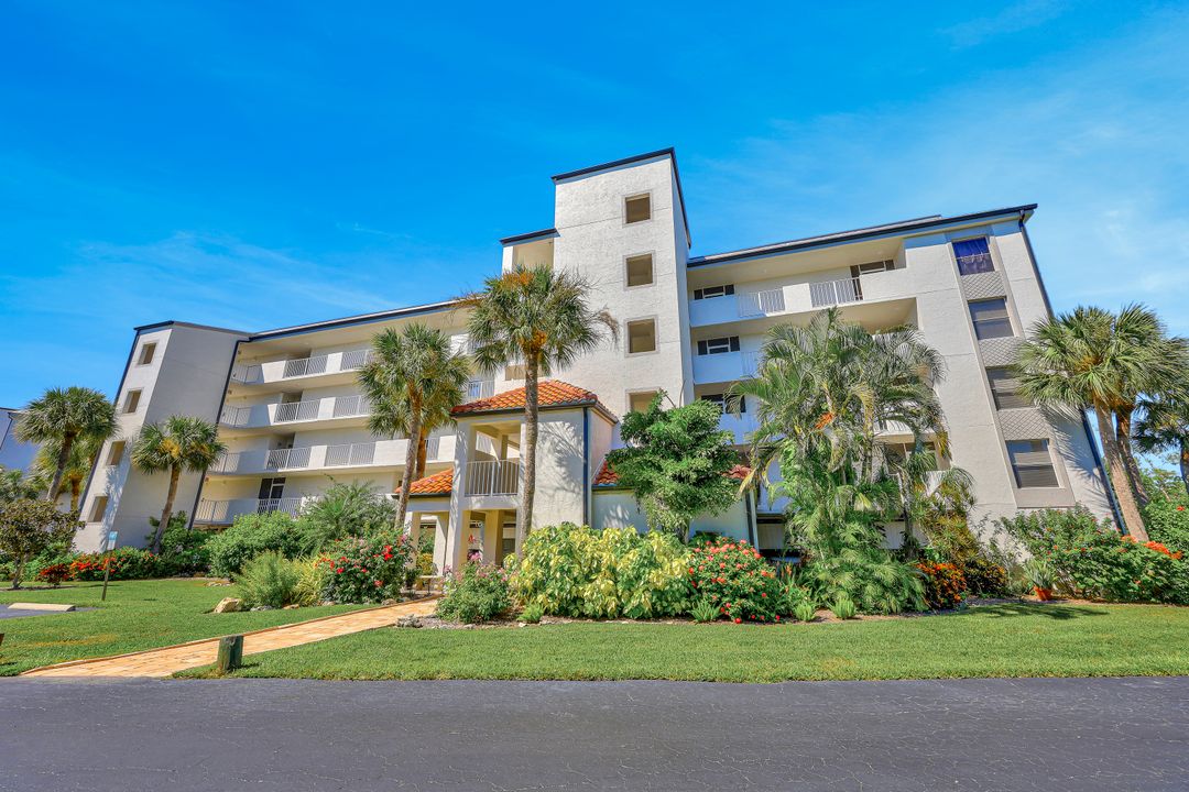 301 Stevens Landing Dr #C-301, Marco Island, FL 34145