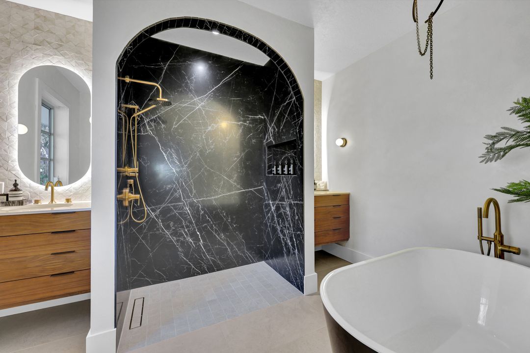 746 Park Ave, Naples, FL 34110