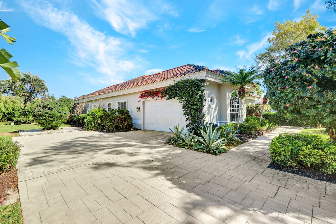 874 Wyndemere Way, Naples, FL 34105