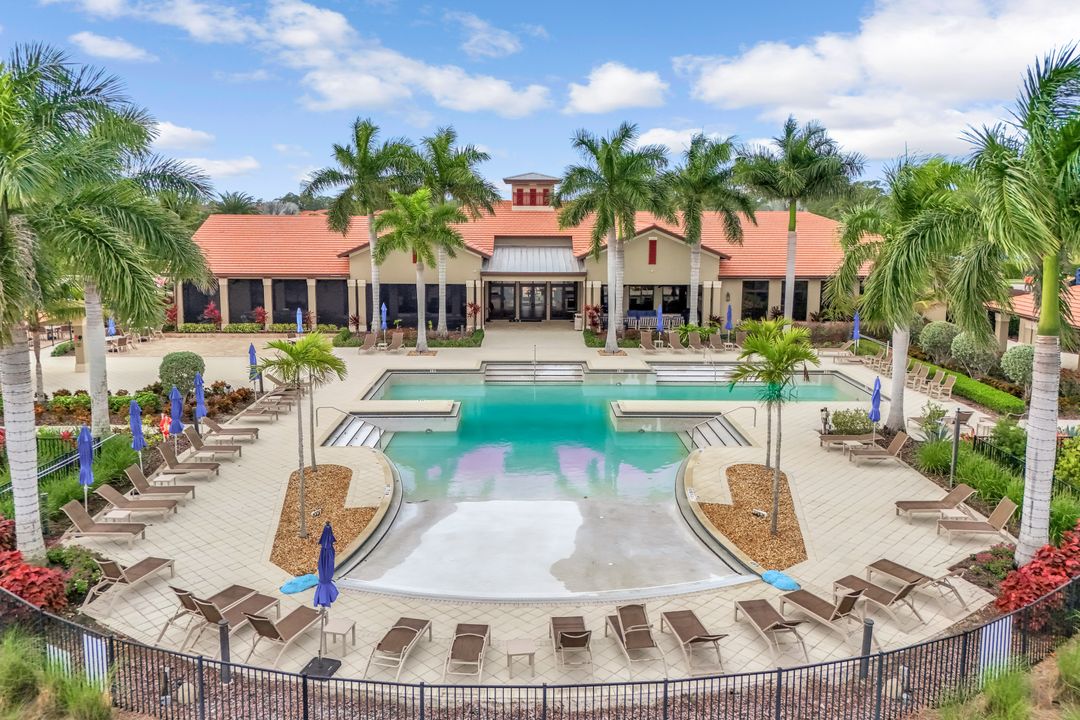 1603 Santiago Cir, Naples, FL 34113