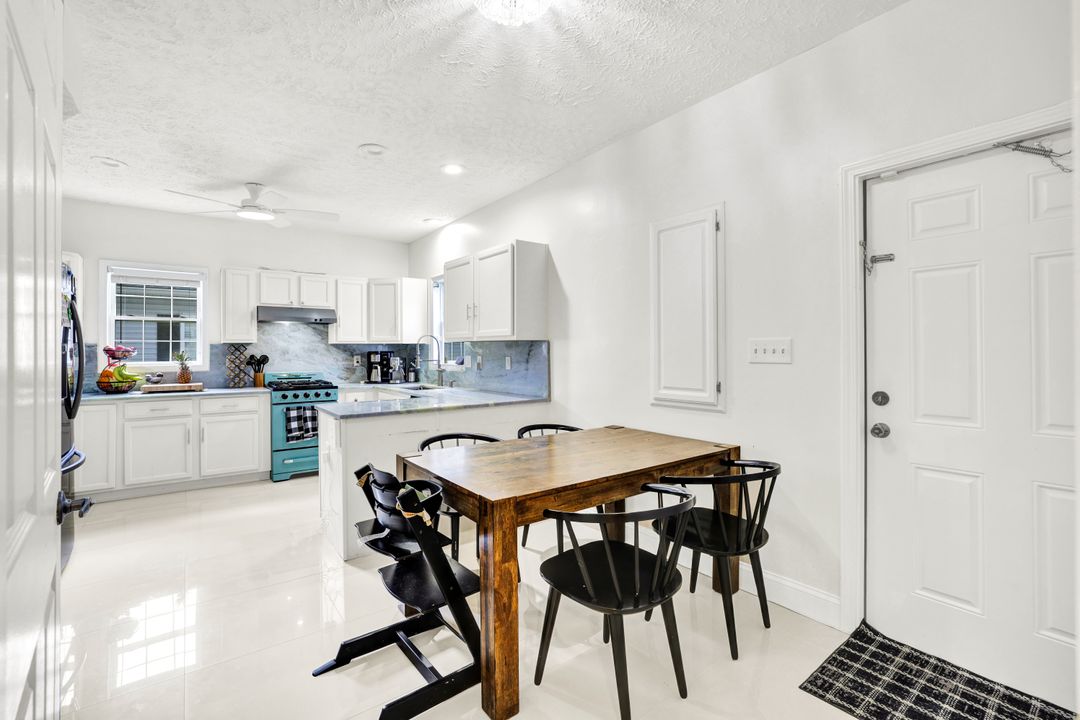 534 Leawood Cir, Naples, FL 34104