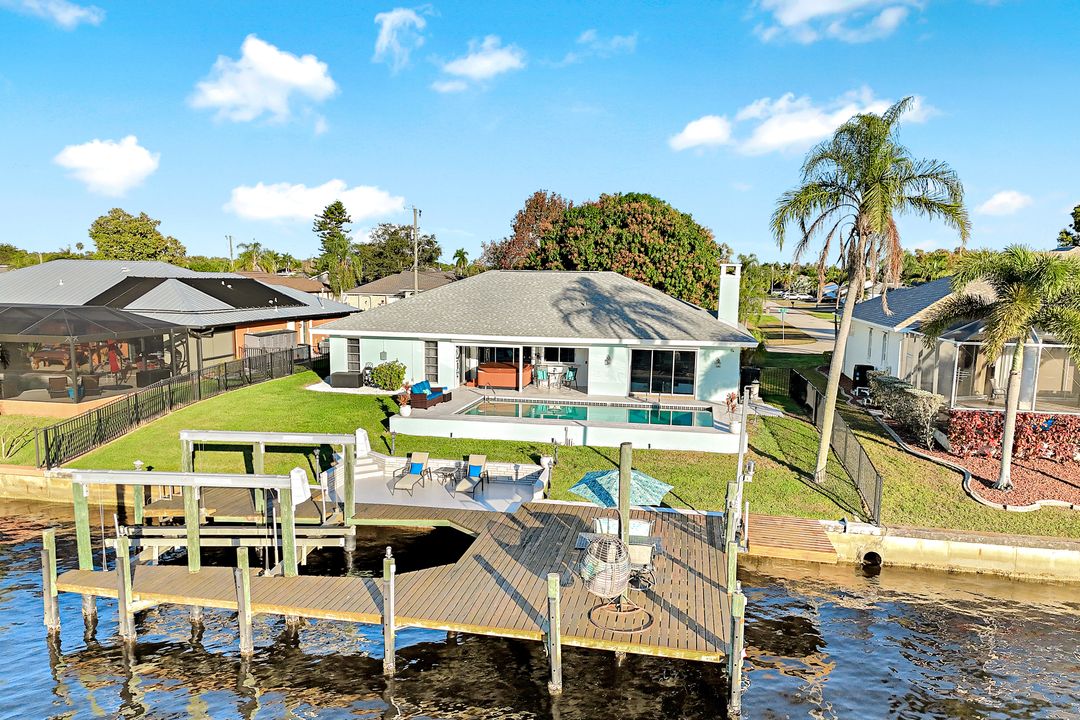 1326 SE 21st Ave, Cape Coral, FL 33990