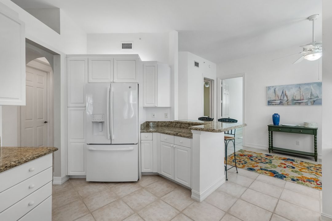 820 Bentwater Cir #101, Naples, FL 34108