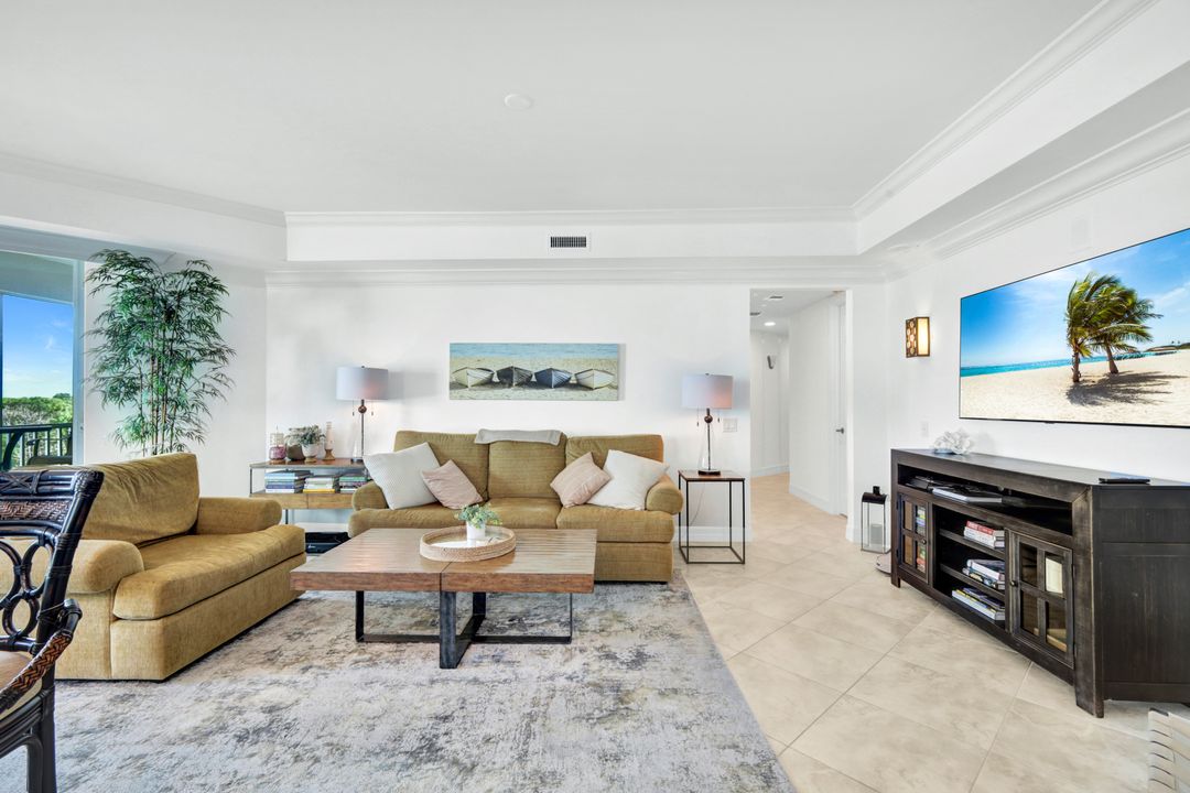 295 Grande  Way  #306, Naples, FL 34110