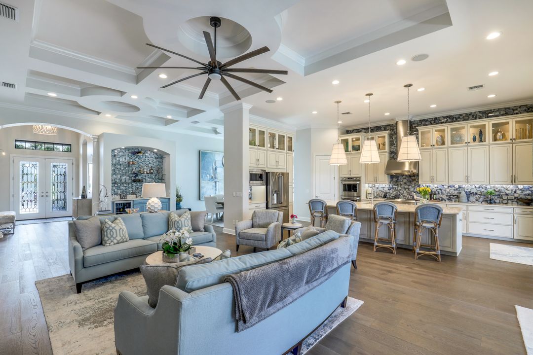 9287 Rialto Ln, Naples, FL 34119