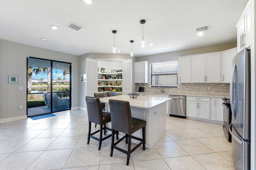 2331 Orchard St, Naples, FL 34120