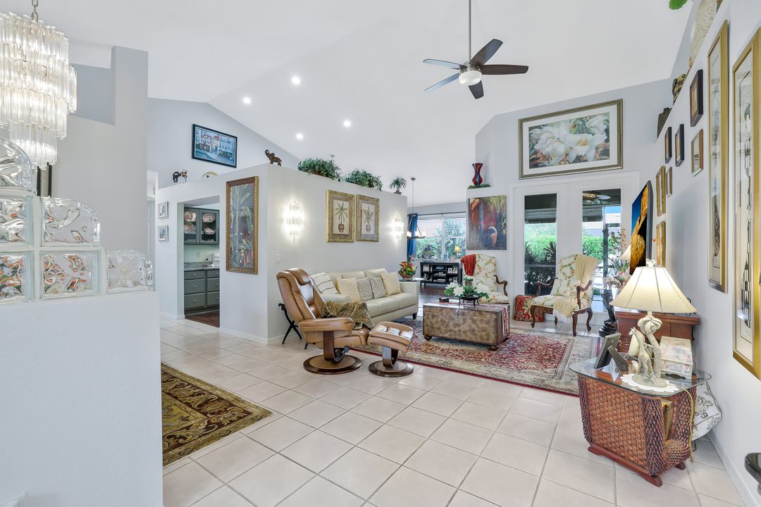 186 Muirfield Cir, Naples, FL 34113