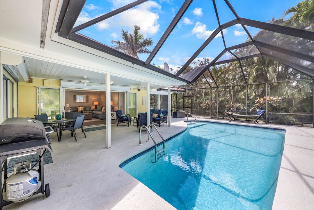 723 Willowhead Dr, Naples, FL 34103