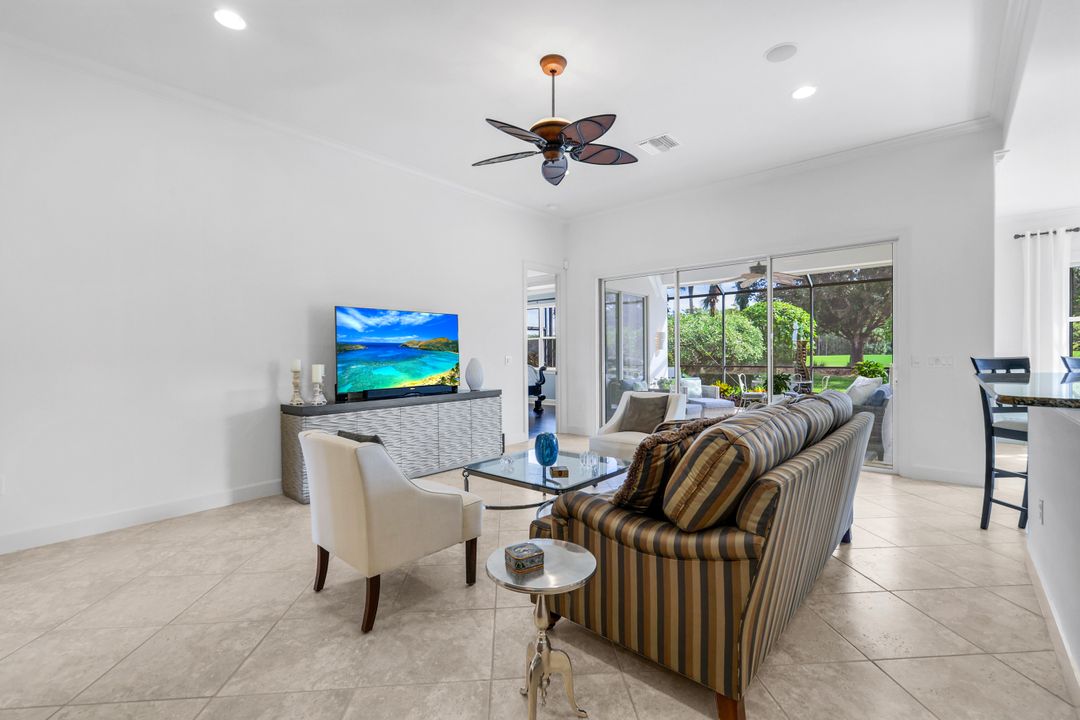 9090 Limestone Ln, Naples, FL 34120