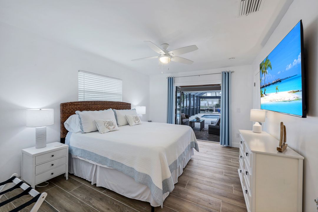 401 Lagoon Ave, Naples, FL 34108