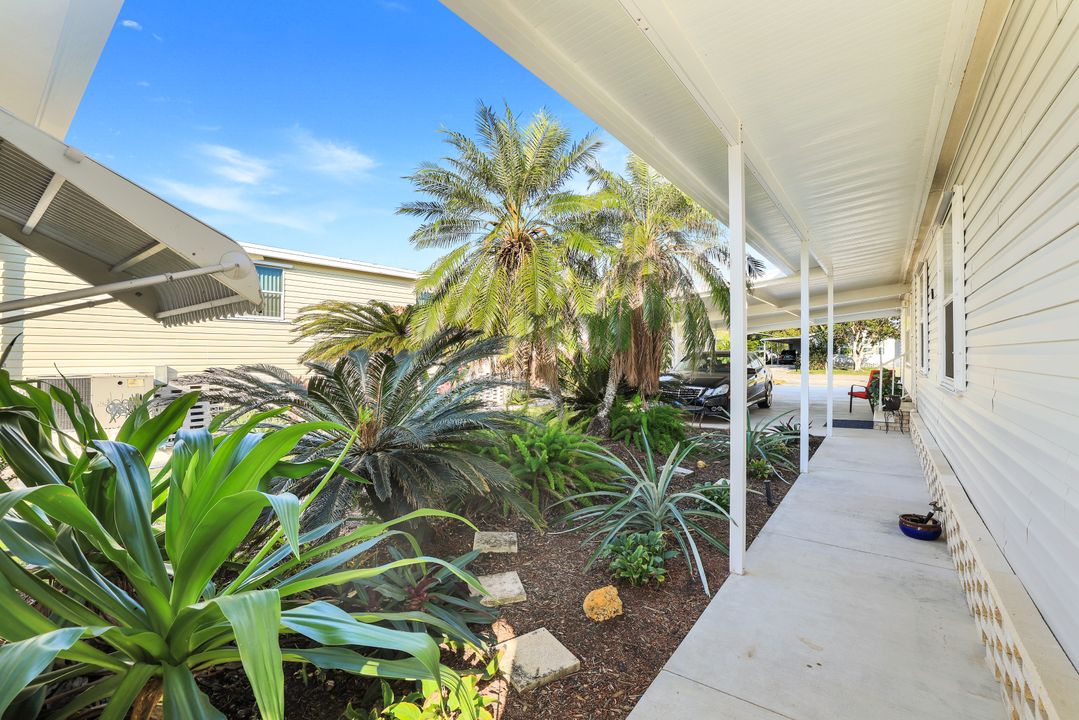 255 Riverwood Rd, Naples, FL 34114