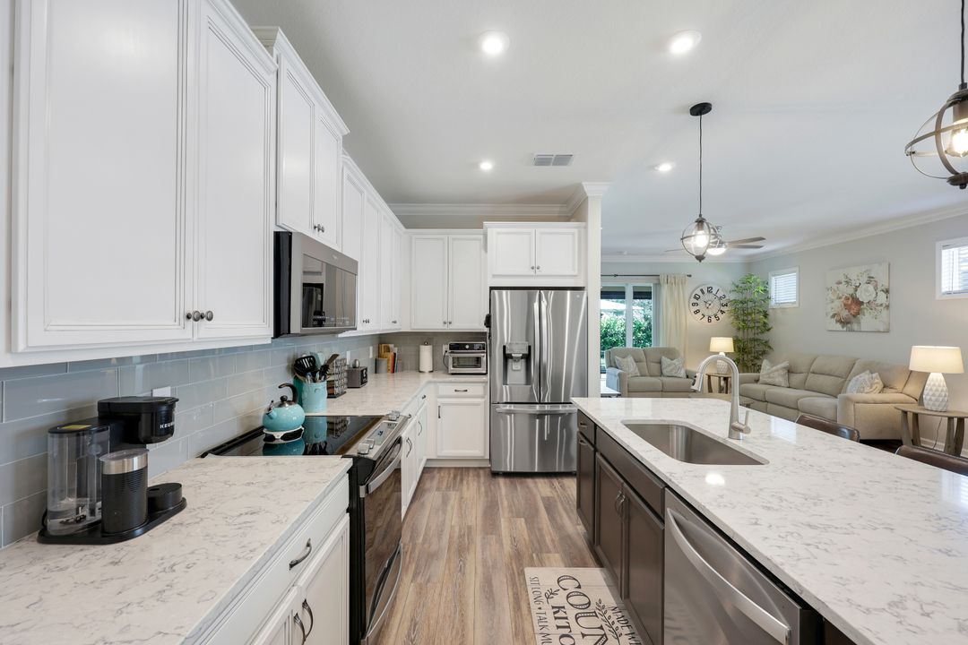 10341 Bonavie Cv Dr, Fort Myers, FL 31570