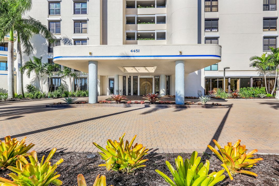 4451 Gulf Shore Blvd N #1205, Naples, FL 34103