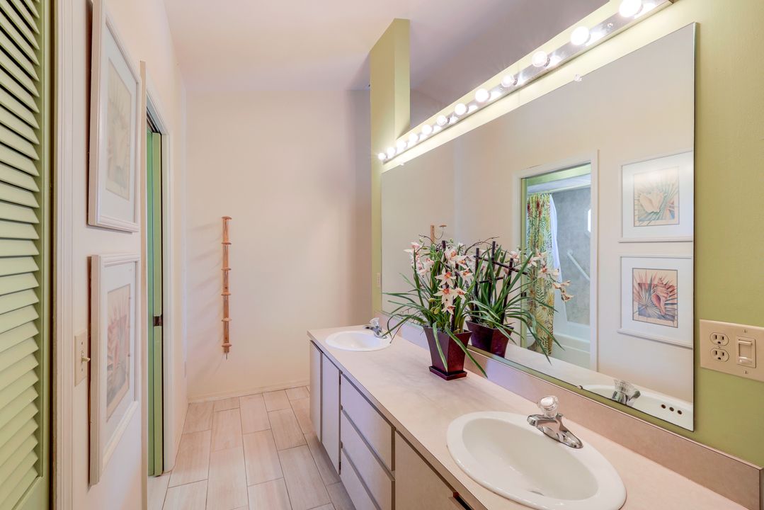 1004 Archer Pkwy E, Cape Coral, FL 33904