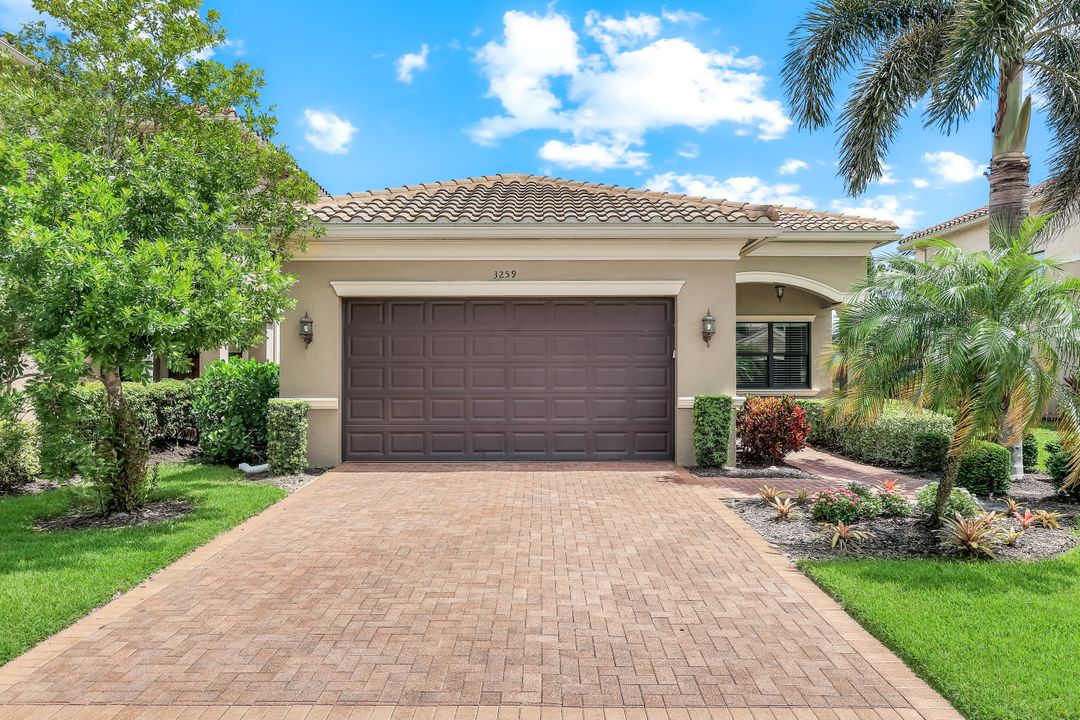 3259 Tahoe Ct, Naples, FL 34119