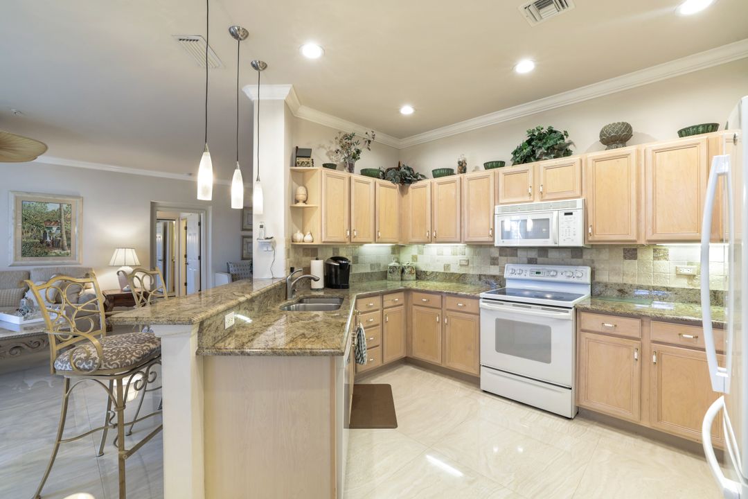 8575 Danbury Blvd #103, Naples, FL 34120