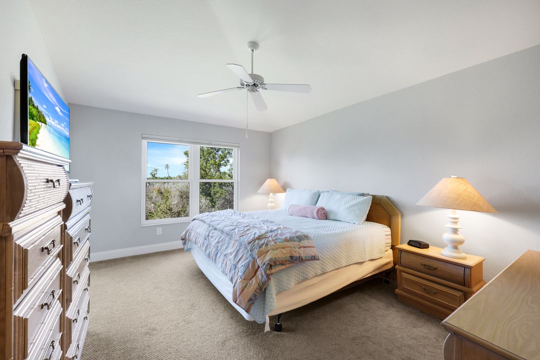 351 Emerald Bay Cir #R-5, Naples, FL 34110