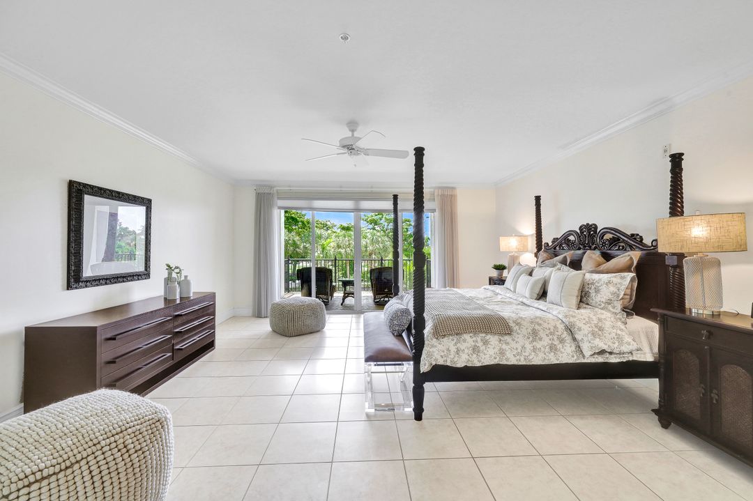 1400 Gulf Shore Blvd N #203, Naples, FL 34102