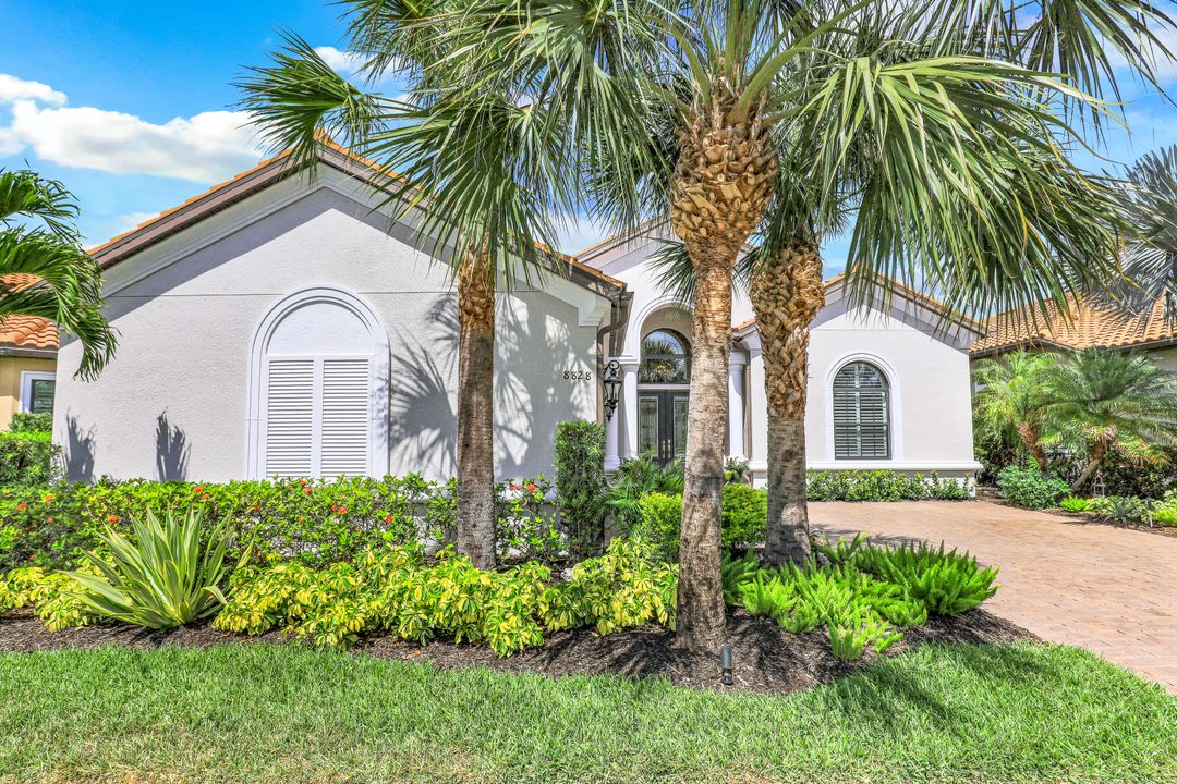 8828 Savona Ct, Naples, FL 34119