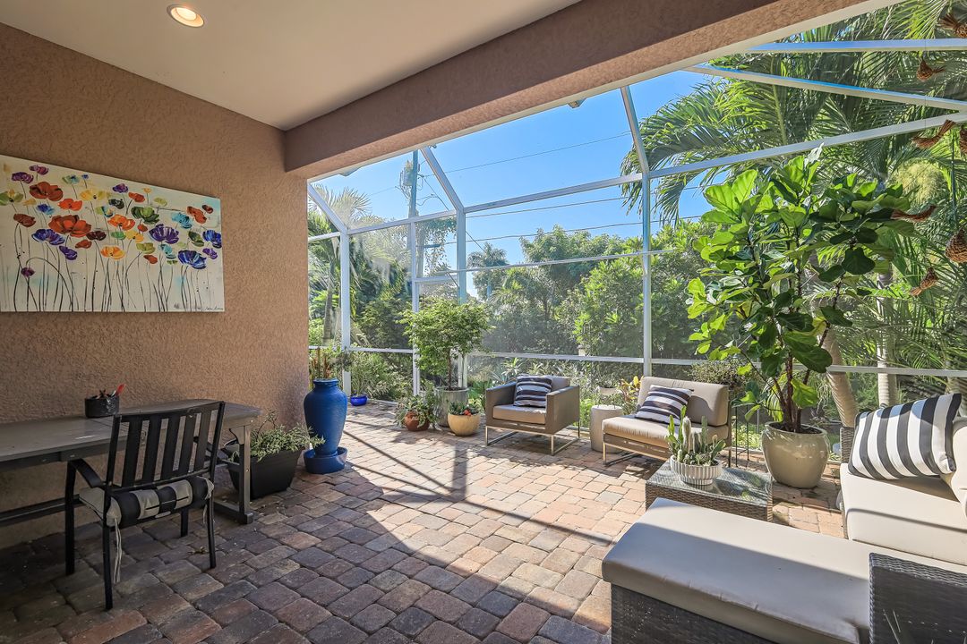 838 95th Ave N, Naples, FL 34108