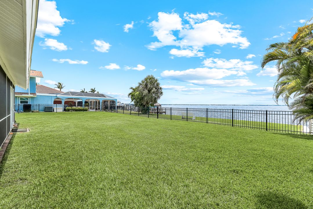 2250 SE 28th St, Cape Coral, FL 33904