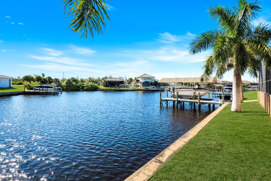 2208 NW 38th Pl, Cape Coral, FL 33993