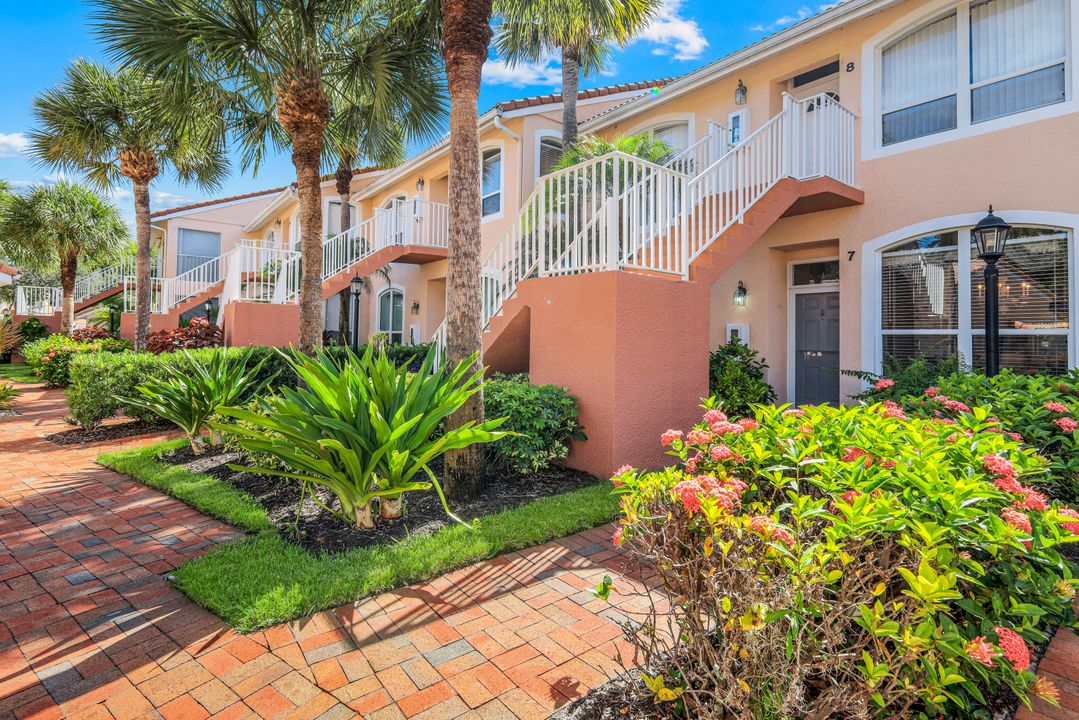 2036 Cascades Dr #7, Naples, FL 34112