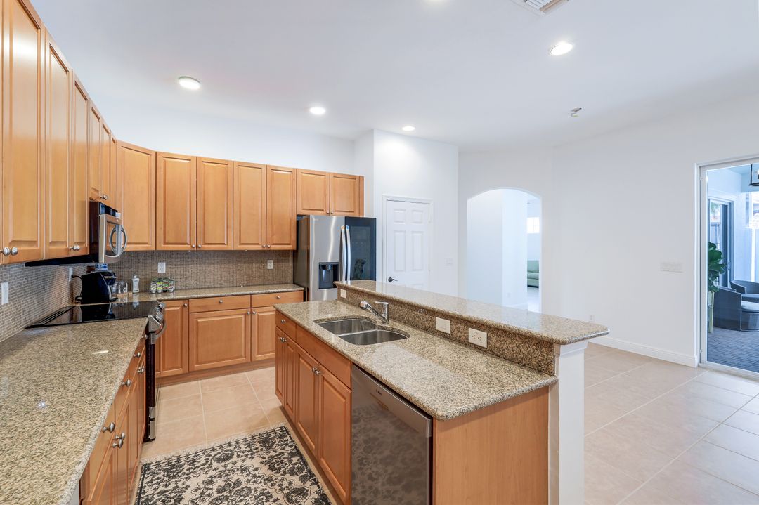 5593 Kensington Loop, Fort Myers, FL 33912