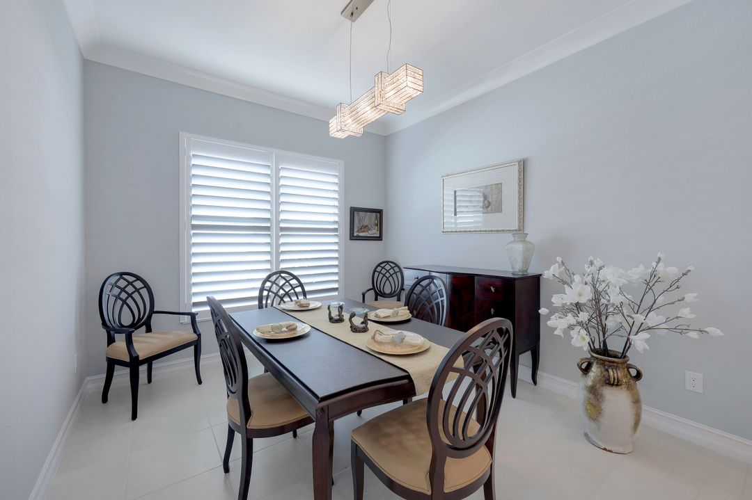 6177 Megans Bay Dr, Naples, FL 34112