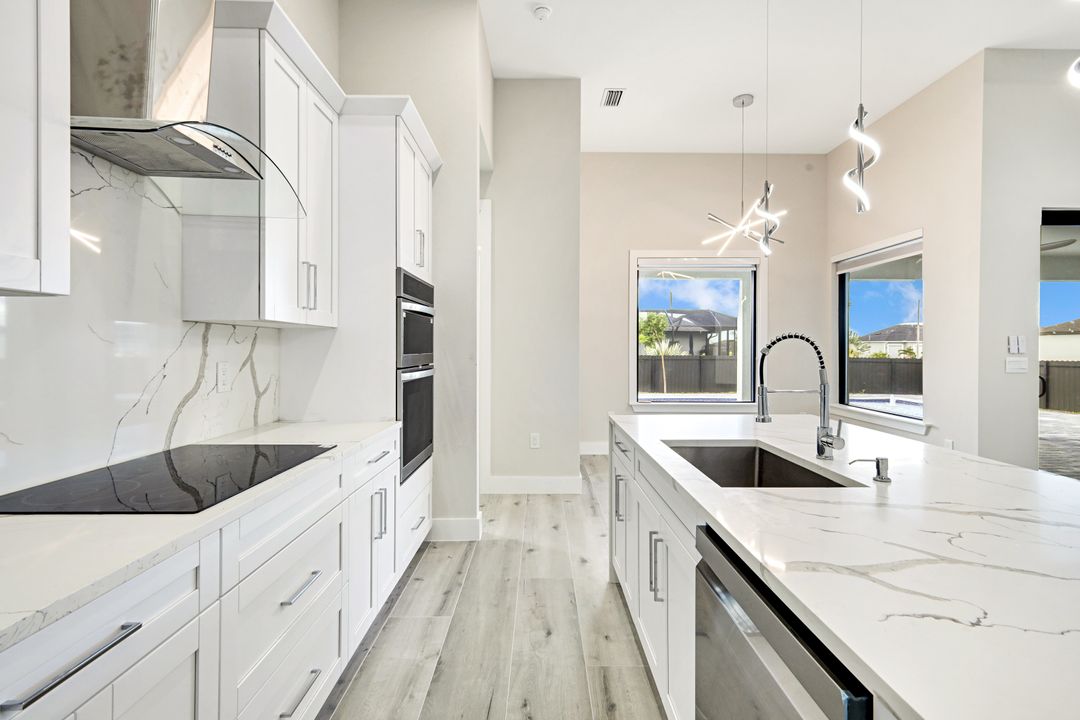 1020 NW 33rd Pl, Cape Coral, FL 33993