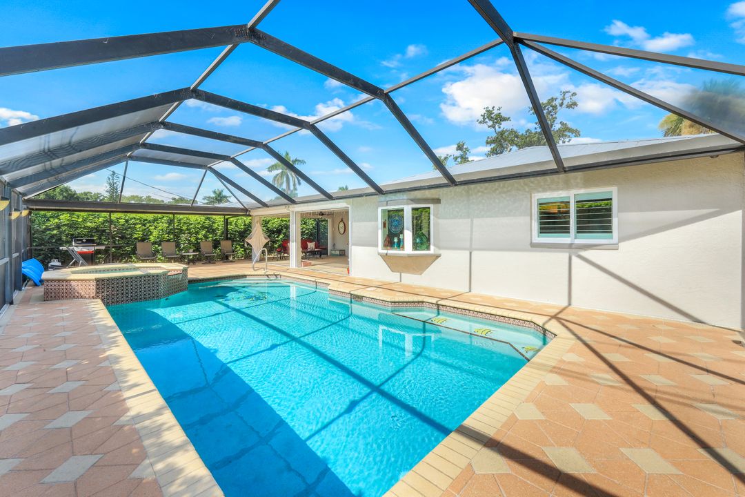 27984 Carl Cir, Bonita Springs, FL 34135