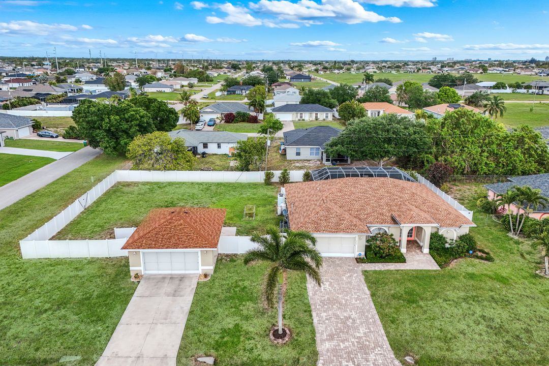 2217 NE 1st Pl, Cape Coral, FL 33909