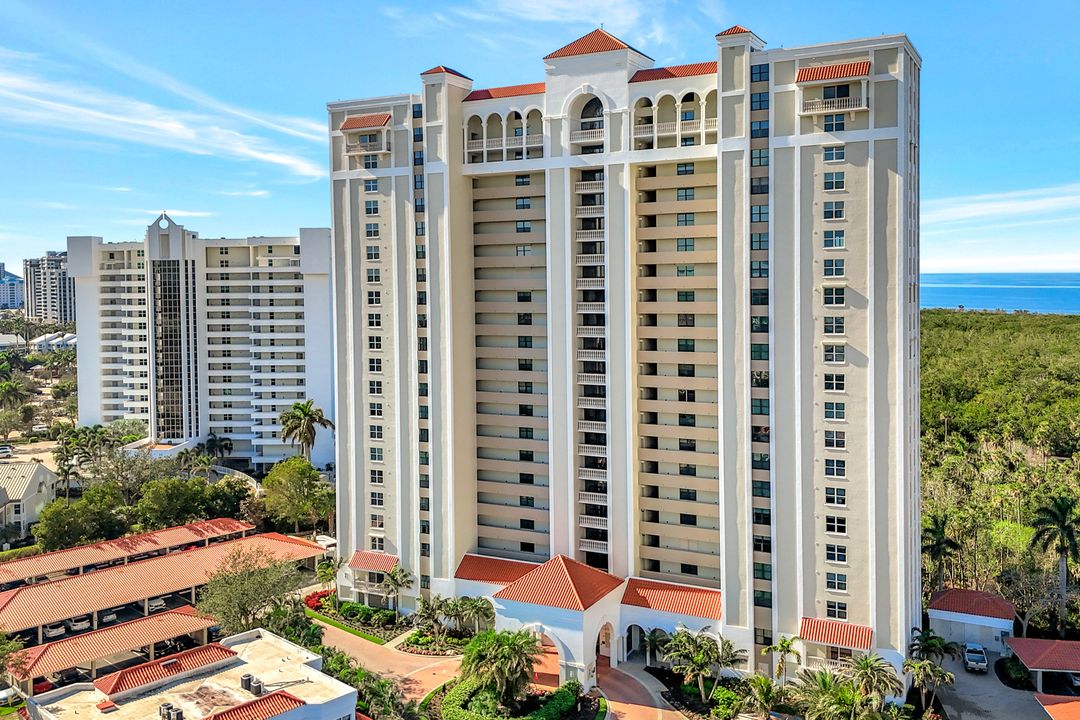 6573 Marissa Loop #303, Naples, FL 34108